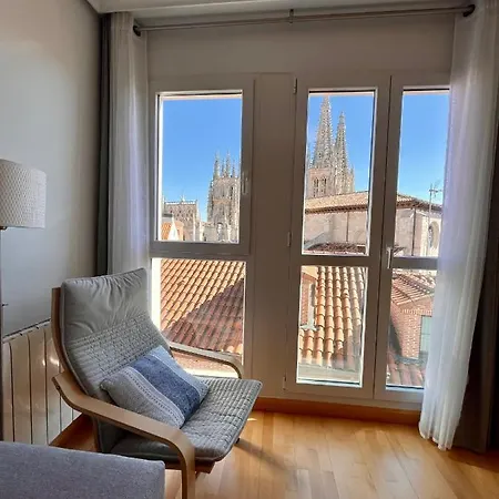 Апартаменты Atuaire La Catedral En El Salon Parking Incluido Бургос