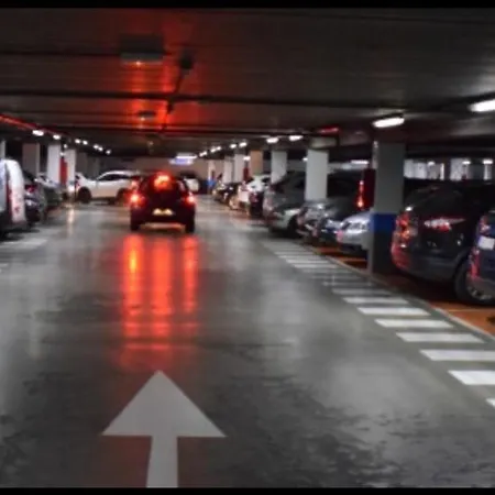 Atuairehome La Catedral En El Salon Con Parking Incluido
